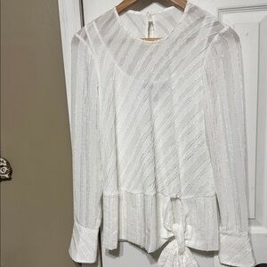 NWT Ellen Tracy Chalk White Textured Essential Blouse Size Medium 21” Chest